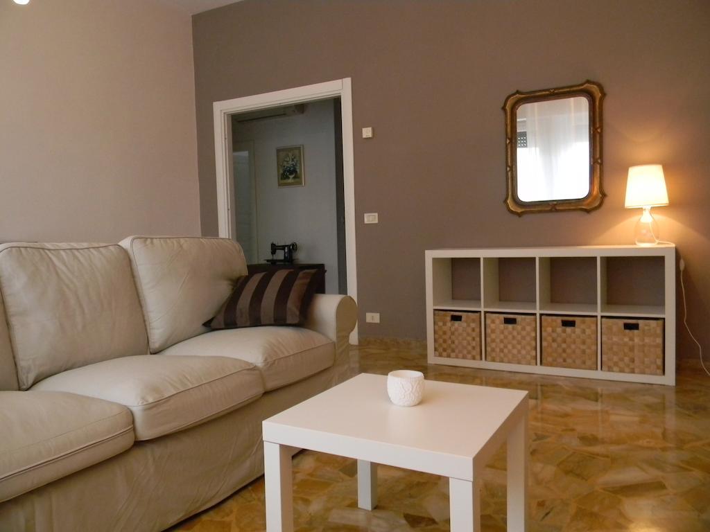 Villa Serena فياريجيو الغرفة الصورة